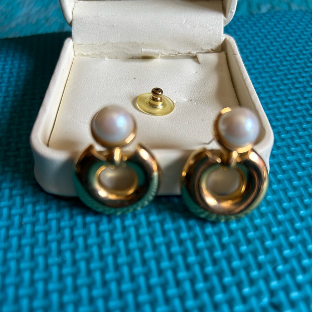 Earrings - Picture 11 of 13